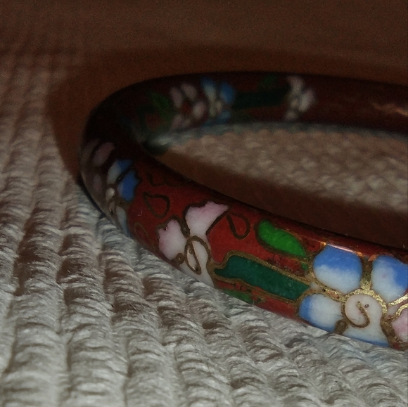 Hand enameled oriental design bangle bracelet - Picture 13 of 16